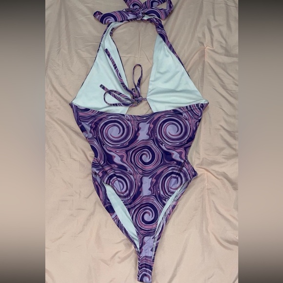 *SOLD* Swirly World Halter Bodysuit - Picture 4 of 8